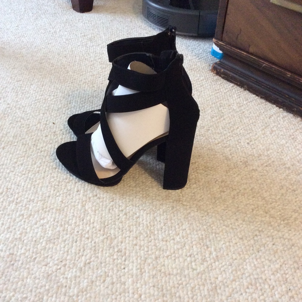 Heels - Picture 2 of 5